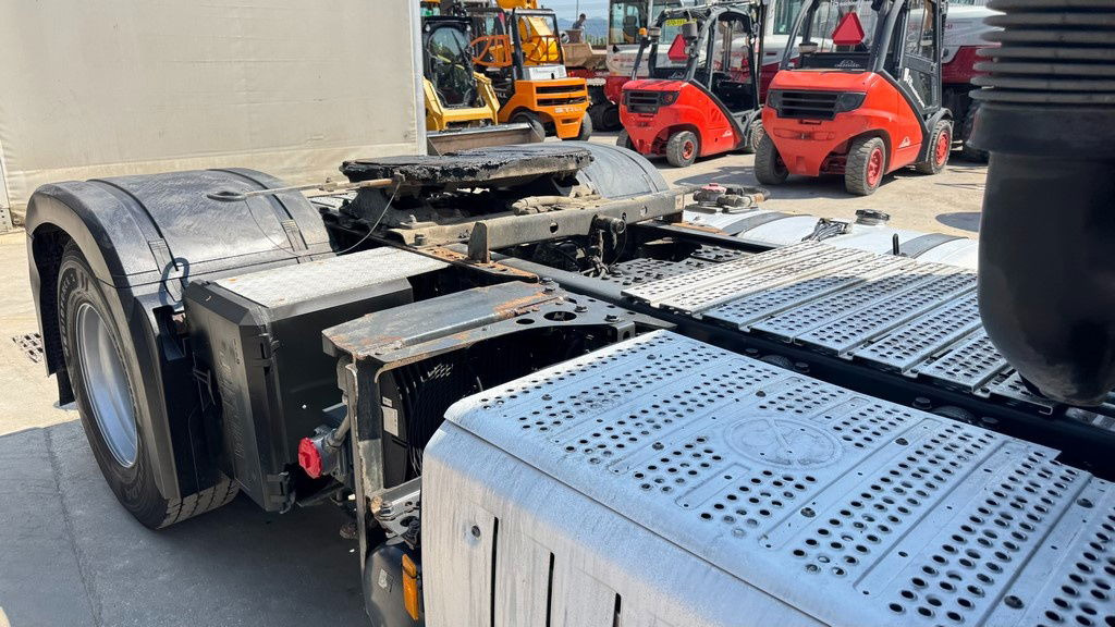 Mercedes-Benz Arocs 1845 HAD 4X4 tractor unit - tipp. hydr. - retarder - יחידת טרקטור: תמונה 4 Mercedes-Benz Arocs 1845 HAD 4X4 tractor unit - tipp. hydr. - retarder - יחידת טרקטור: תמונה 4