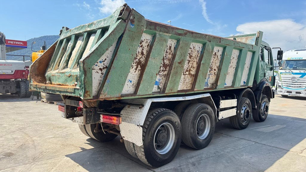 Mercedes-Benz SK 3235 8X4 tipper - V8 - מזהיר: תמונה 4 Mercedes-Benz SK 3235 8X4 tipper - V8 - מזהיר: תמונה 4