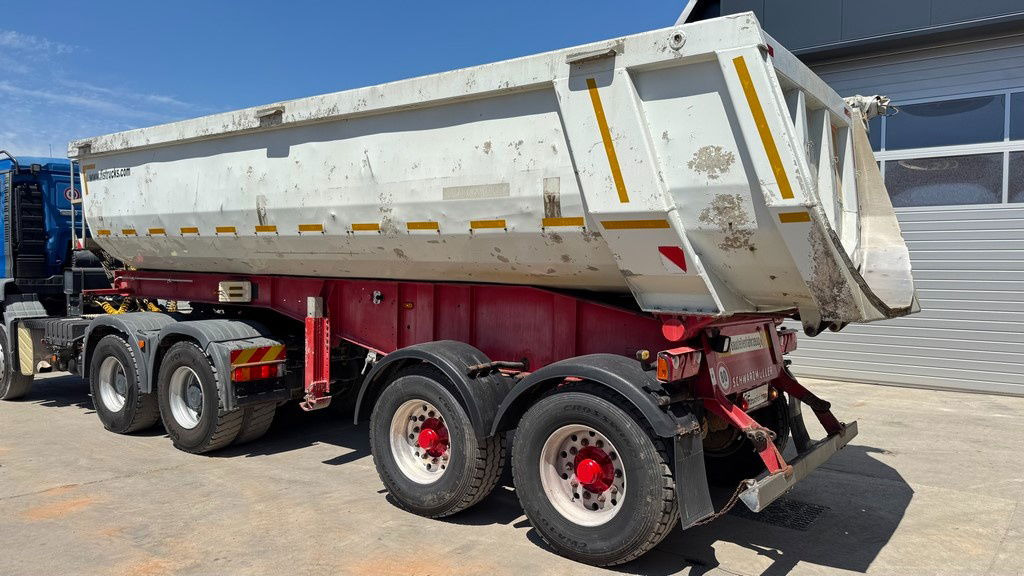 Schwarzmüller K202 2-Axle Tipper - Taurpaulin - סמיטריילר עם מזהיר: תמונה 4 Schwarzmüller K202 2-Axle Tipper - Taurpaulin - סמיטריילר עם מזהיר: תמונה 4