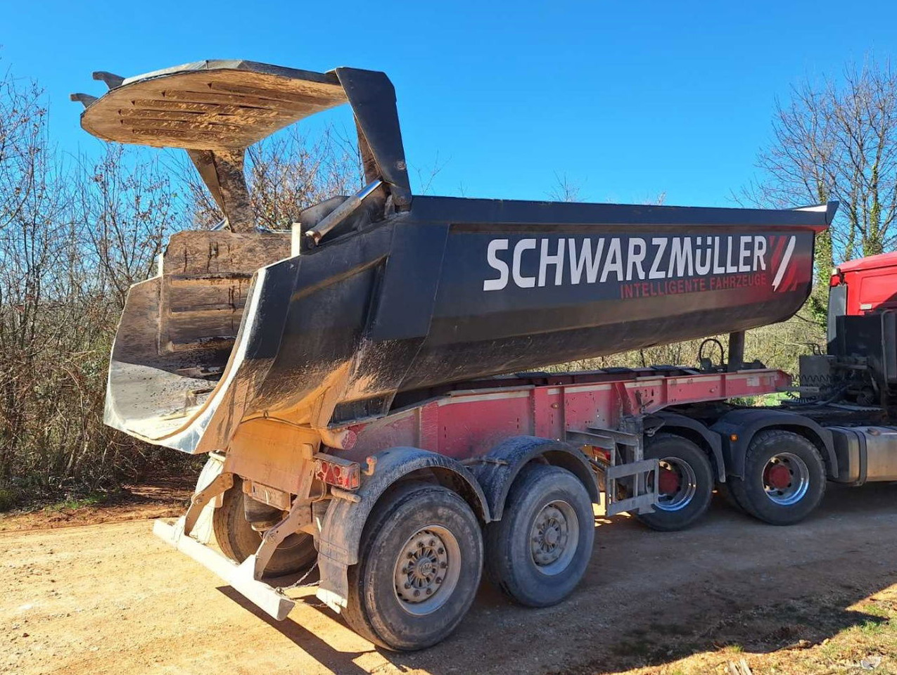 Schwarzmüller SMK10VLN Tipper Trailer - 2 Axle - 24m3 - סמיטריילר עם מזהיר: תמונה 5 Schwarzmüller SMK10VLN Tipper Trailer - 2 Axle - 24m3 - סמיטריילר עם מזהיר: תמונה 5