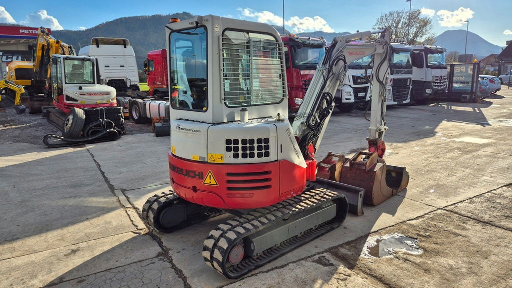 Takeuchi TB138FR - Powertilt - 3X Buckets - 2015 Year - מיני מחפר: תמונה 3 Takeuchi TB138FR - Powertilt - 3X Buckets - 2015 Year - מיני מחפר: תמונה 3