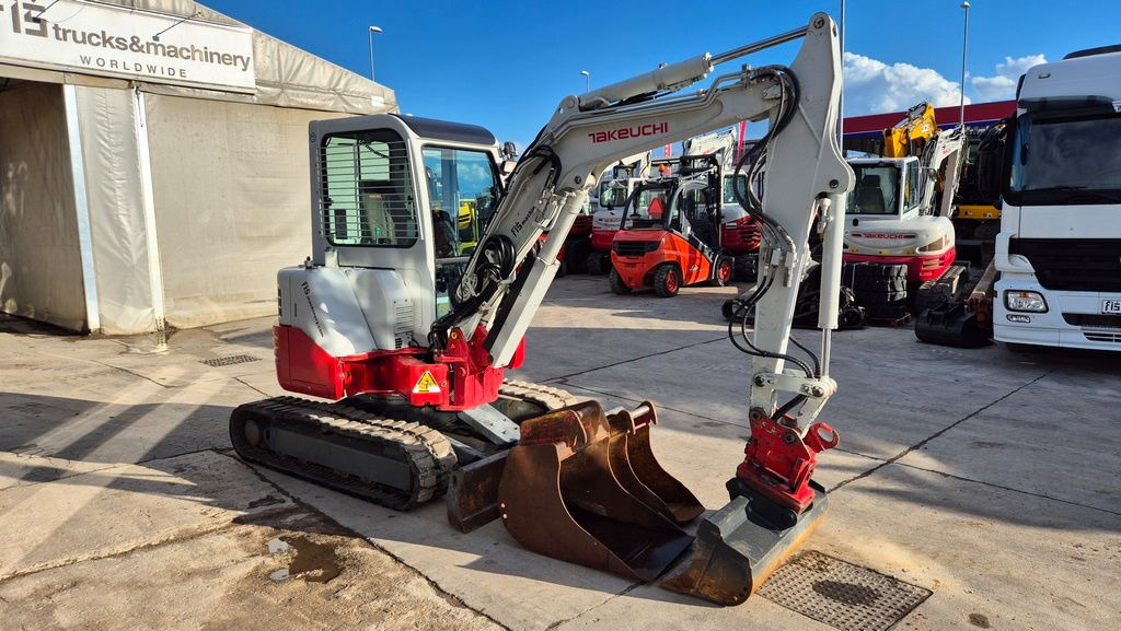 Takeuchi TB138FR - Powertilt - 3X Buckets - 2015 Year - מיני מחפר: תמונה 2 Takeuchi TB138FR - Powertilt - 3X Buckets - 2015 Year - מיני מחפר: תמונה 2