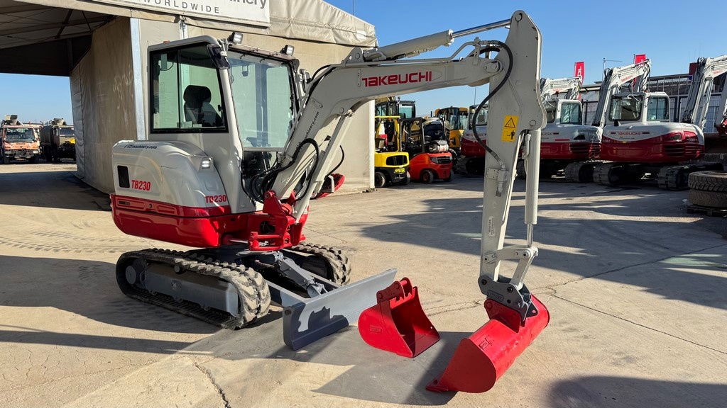 Takeuchi TB230 - 2019 Year - 2435 Hours - 2X Buckets - NEW Tracks - מיני מחפר: תמונה 5 Takeuchi TB230 - 2019 Year - 2435 Hours - 2X Buckets - NEW Tracks - מיני מחפר: תמונה 5