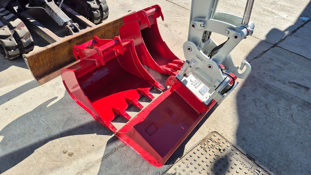 Takeuchi TB230 - Powertilt - 3X Buckets - 2017 Year - TOP Condition - מיני מחפר: תמונה 5 Takeuchi TB230 - Powertilt - 3X Buckets - 2017 Year - TOP Condition - מיני מחפר: תמונה 5