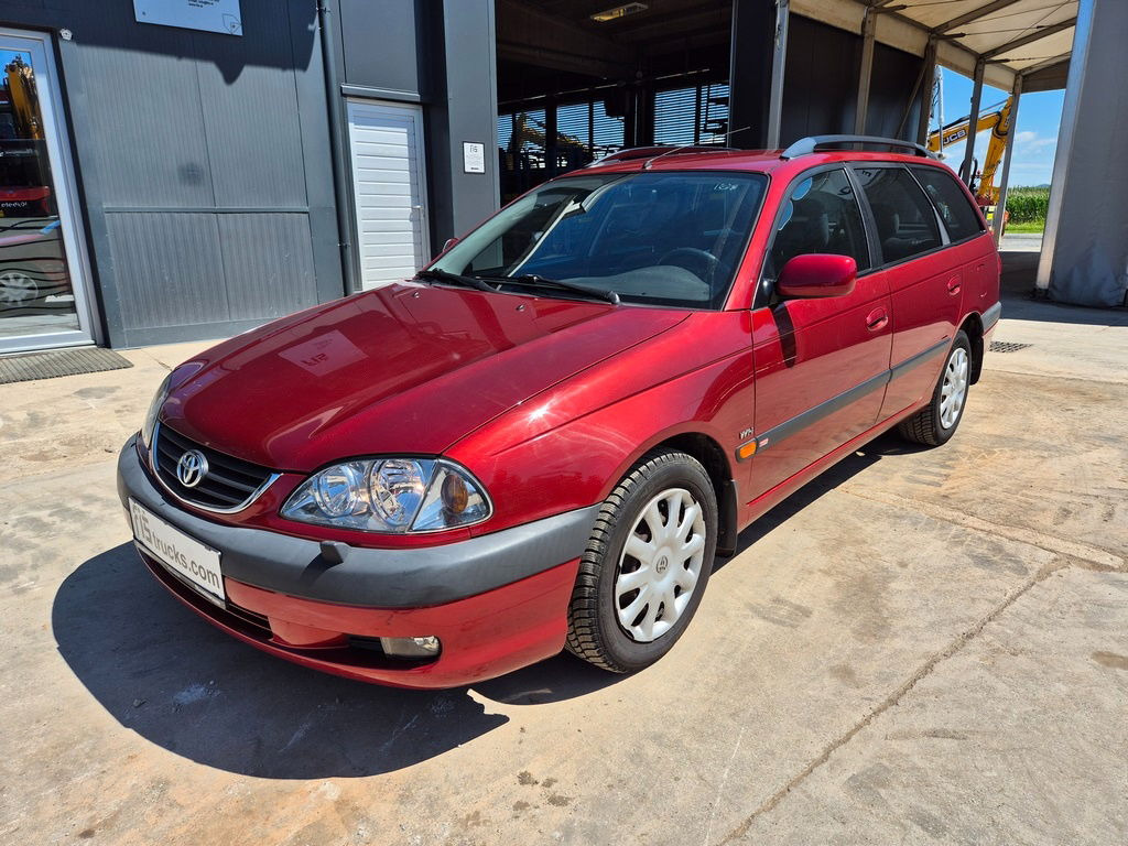Toyota Avensis 1.8 - Petrol - 5 Doors - AC - מכונית: תמונה 1 Toyota Avensis 1.8 - Petrol - 5 Doors - AC - מכונית: תמונה 1