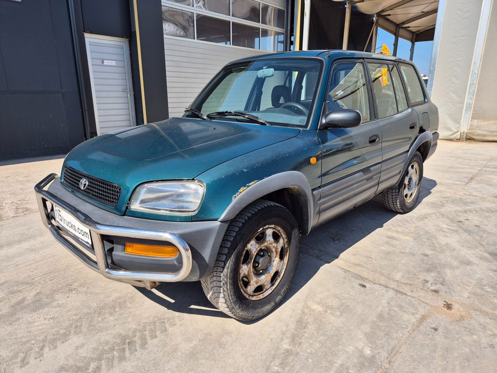 Toyota RAV4 2.0 - Petrol - Automatic - AC - SUV: תמונה 1 Toyota RAV4 2.0 - Petrol - Automatic - AC - SUV: תמונה 1