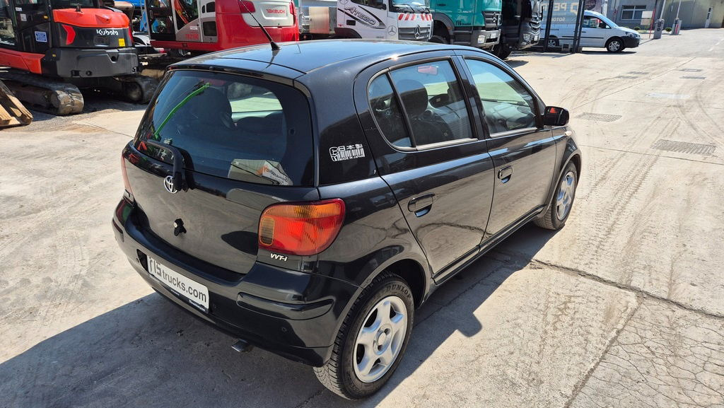 Toyota Yaris 1.3 - Petrol - 5 Doors - AC - האצ'בק: תמונה 5 Toyota Yaris 1.3 - Petrol - 5 Doors - AC - האצ'בק: תמונה 5
