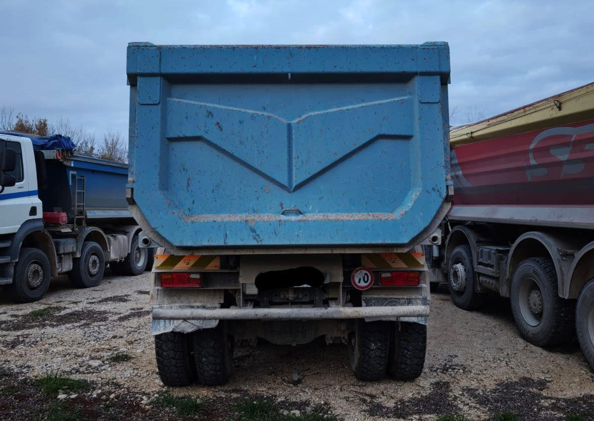 Volvo FM 480 8x4 mulda tipper - euro 3 - hydraulic back side - מזהיר: תמונה 4 Volvo FM 480 8x4 mulda tipper - euro 3 - hydraulic back side - מזהיר: תמונה 4