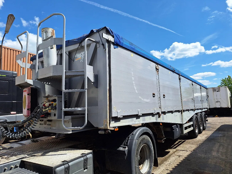 Benalu C34 - סמיטריילר עם מזהיר: תמונה 1 Benalu C34 - סמיטריילר עם מזהיר: תמונה 1