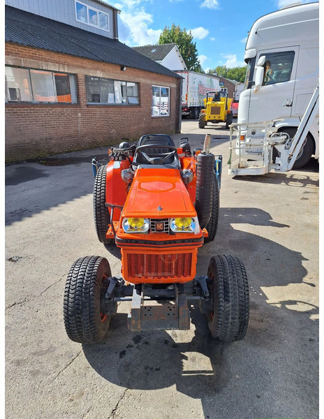 Kubota B2150 - טרקטור גרירה: תמונה 3 Kubota B2150 - טרקטור גרירה: תמונה 3