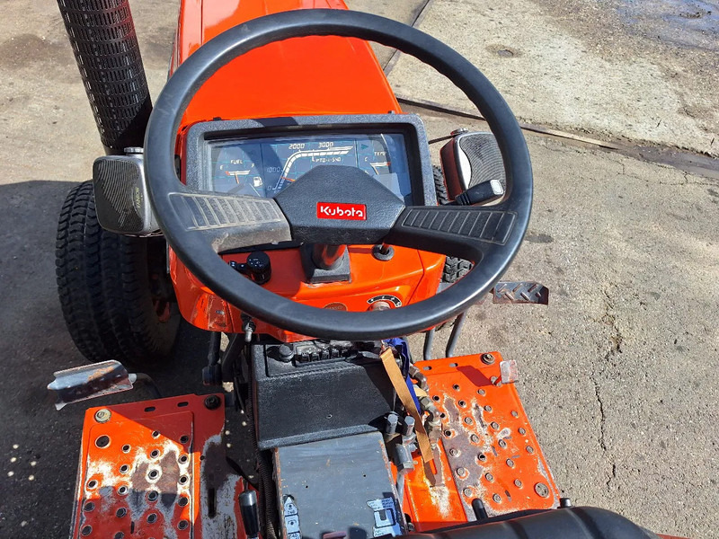 Kubota B2150 - טרקטור גרירה: תמונה 5 Kubota B2150 - טרקטור גרירה: תמונה 5