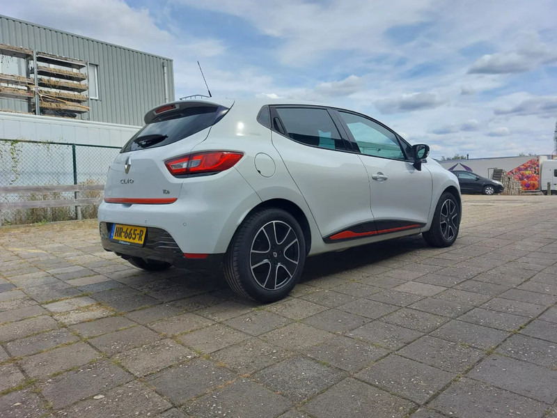 Renault Clio Clio 0.9 TCE - האצ'בק: תמונה 4 Renault Clio Clio 0.9 TCE - האצ'בק: תמונה 4