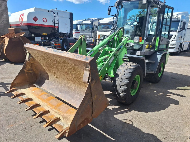 Yanmar V80 - מעמיס רצועות קומפקטי: תמונה 2 Yanmar V80 - מעמיס רצועות קומפקטי: תמונה 2