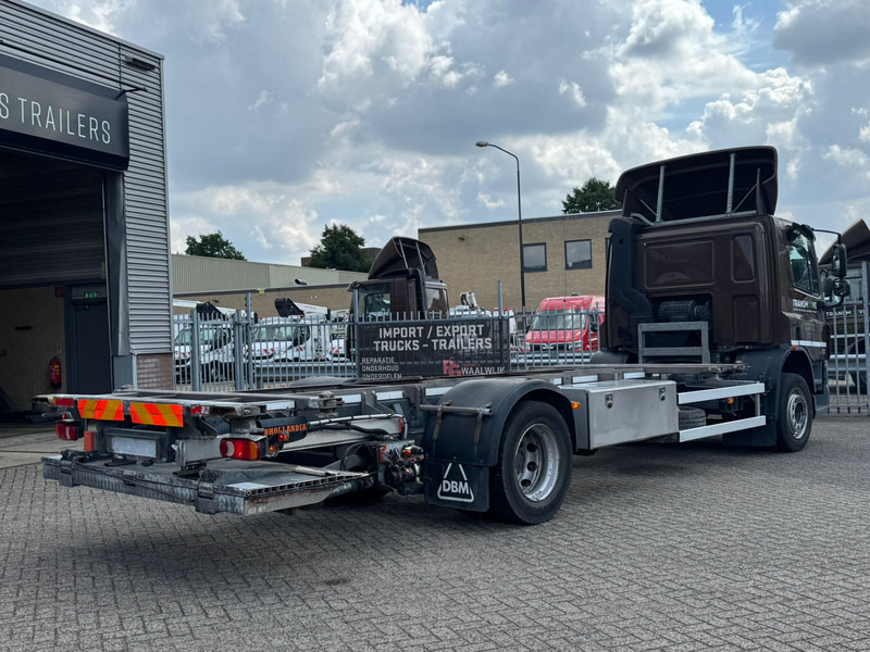 DAF CF65 220 - משאית עם שלדת תא: תמונה 3 DAF CF65 220 - משאית עם שלדת תא: תמונה 3