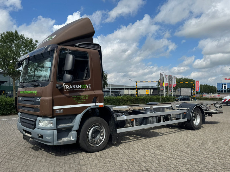 DAF CF65 220 - מוביל מכולות/ משאית החלפת גוף: תמונה 2 DAF CF65 220 - מוביל מכולות/ משאית החלפת גוף: תמונה 2
