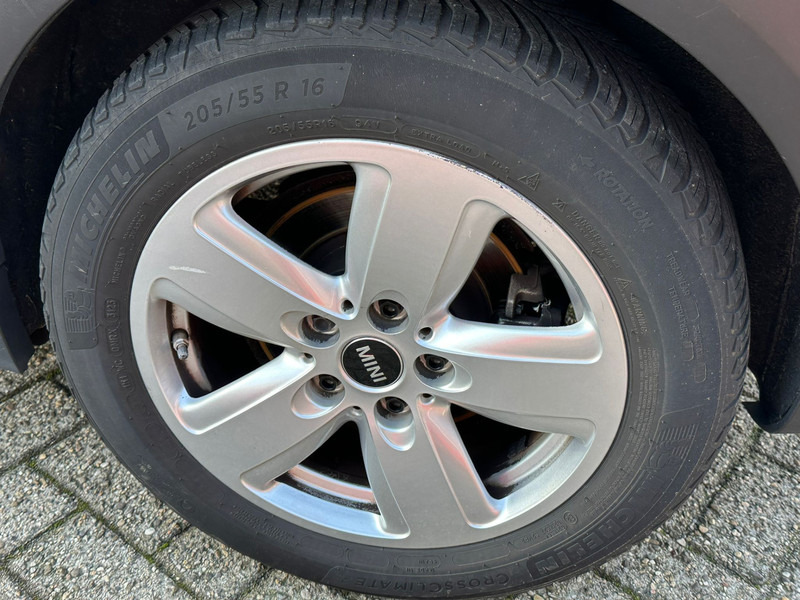 מכונית MINI Clubman One  APK 24-03-2027 Apple Carplay: תמונה 7