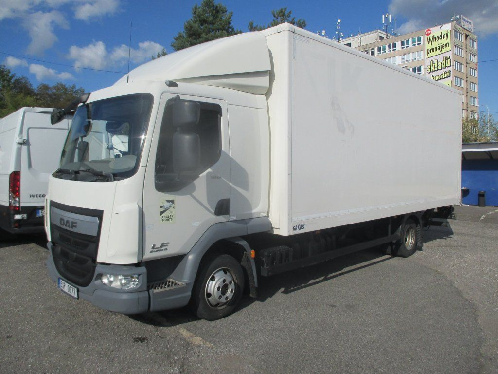 DAF LF 180 mit LBW - כלי רכב מסחרי עם תיבה: תמונה 1 DAF LF 180 mit LBW - כלי רכב מסחרי עם תיבה: תמונה 1