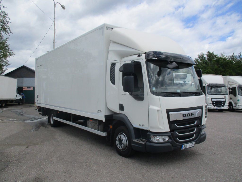 DAF LF 230 Dhollandia 2T - משאית תיבה: תמונה 1 DAF LF 230 Dhollandia 2T - משאית תיבה: תמונה 1