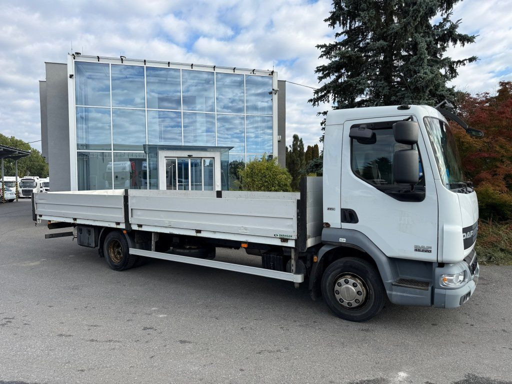 DAF LF45.220 EURO 5 - משאית צד נופל/ שטוחה: תמונה 3 DAF LF45.220 EURO 5 - משאית צד נופל/ שטוחה: תמונה 3