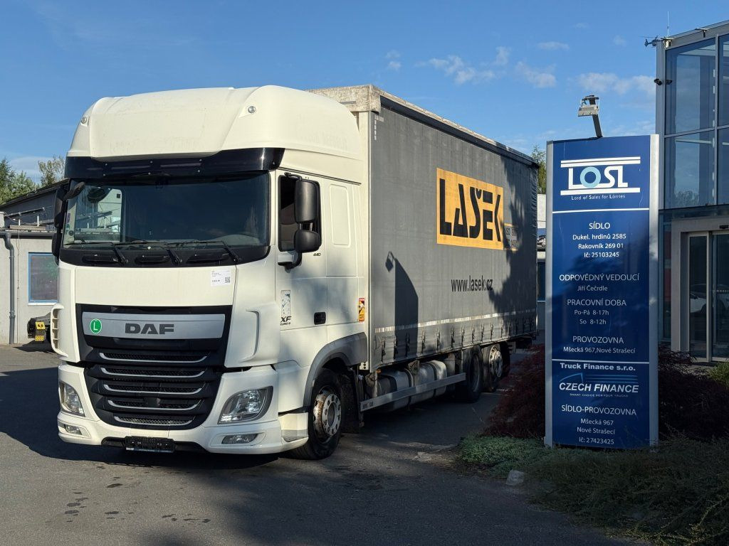 DAF XF440 EURO 6 6x2 - משאית וילונות צד: תמונה 1 DAF XF440 EURO 6 6x2 - משאית וילונות צד: תמונה 1