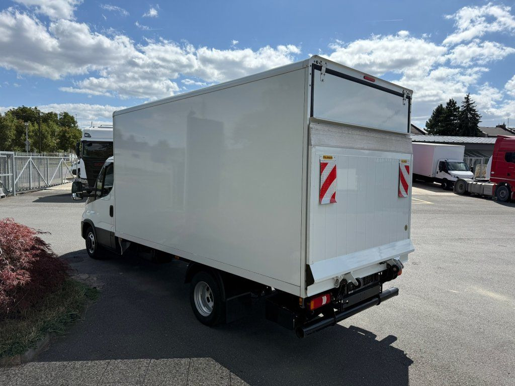 Iveco 35C16 Daily - כלי רכב מסחרי עם תיבה: תמונה 4 Iveco 35C16 Daily - כלי רכב מסחרי עם תיבה: תמונה 4