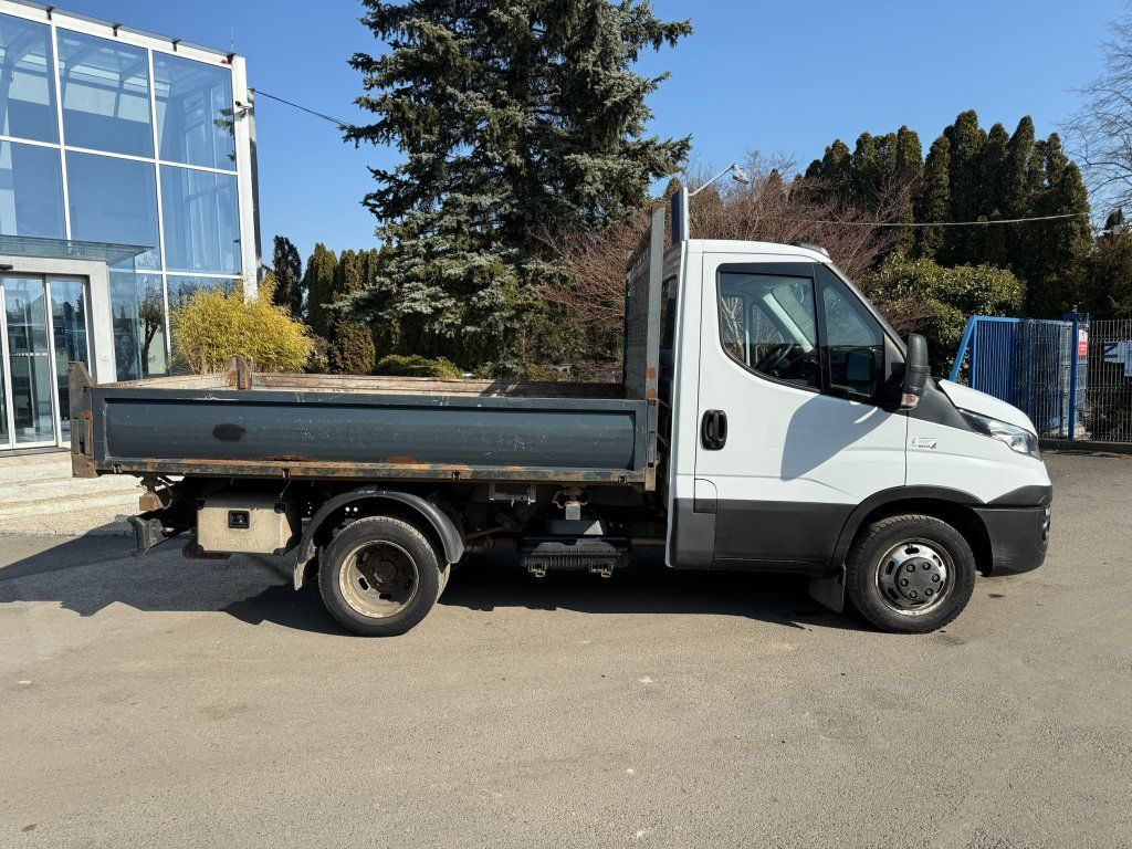 Iveco 35C17 Daily - כלי רכב מסחרי מזהיר: תמונה 3 Iveco 35C17 Daily - כלי רכב מסחרי מזהיר: תמונה 3