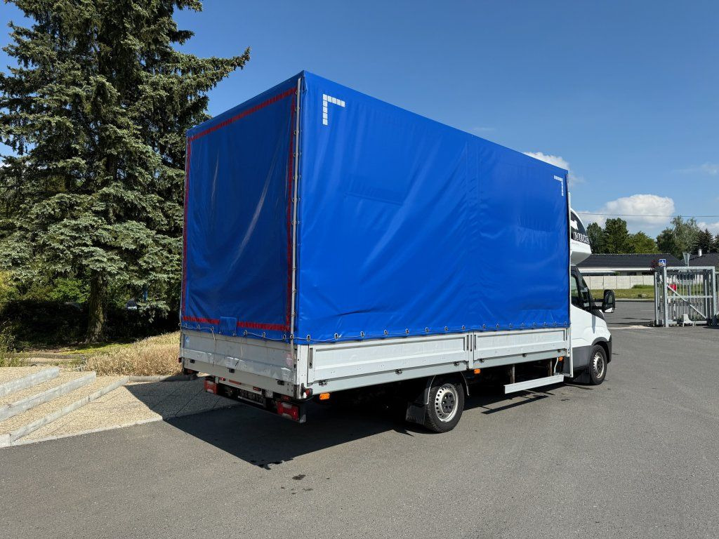 Iveco 35S18 Daily - כלי רכב מסחרי עם וילונות צד: תמונה 4 Iveco 35S18 Daily - כלי רכב מסחרי עם וילונות צד: תמונה 4