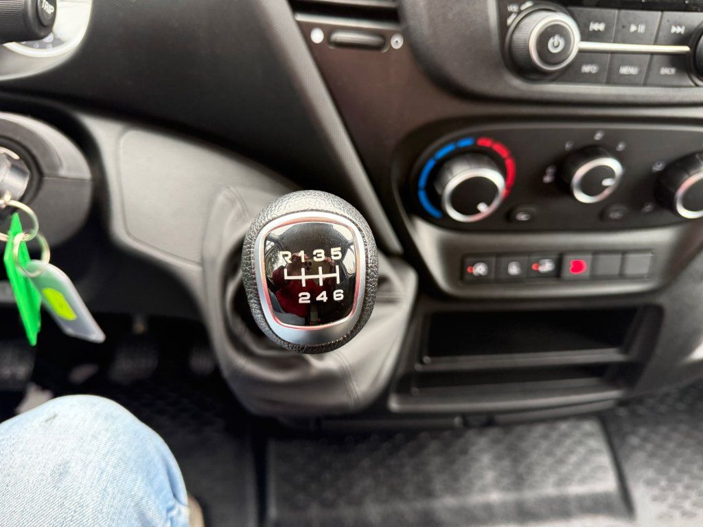 כלי רכב מסחרי עם תיבה Iveco Daily 35C16: תמונה 10 כלי רכב מסחרי עם תיבה Iveco Daily 35C16: תמונה 10