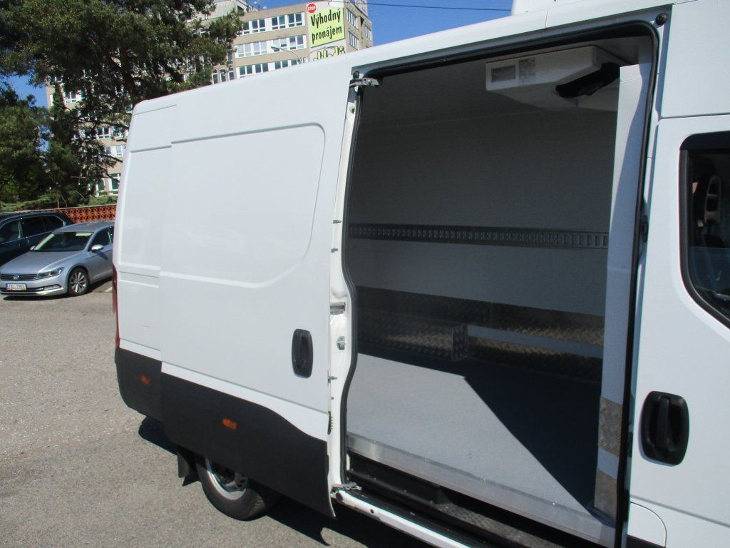 Iveco Daily 35S16 2.3L - כלי רכב מסחרי לקירור: תמונה 5 Iveco Daily 35S16 2.3L - כלי רכב מסחרי לקירור: תמונה 5