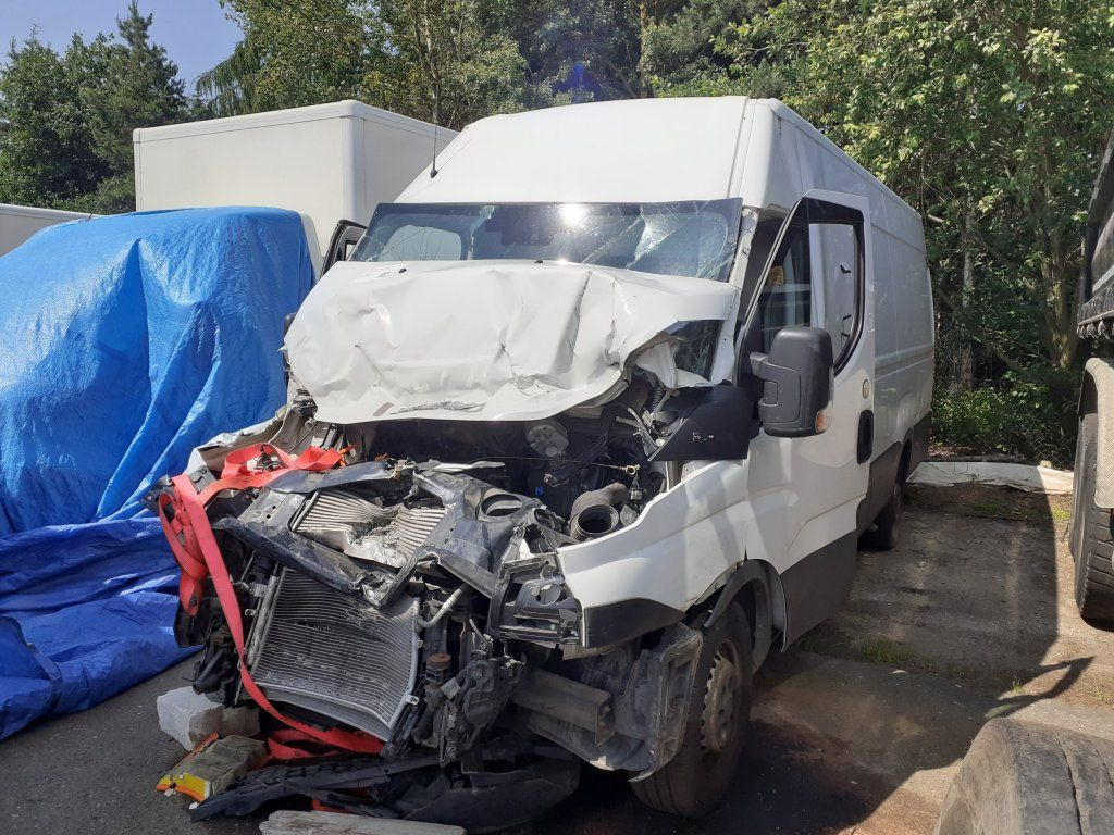 Iveco Daily 35S16 maxi Damaged - כלי רכב מסחרי עם לוח: תמונה 2 Iveco Daily 35S16 maxi Damaged - כלי רכב מסחרי עם לוח: תמונה 2