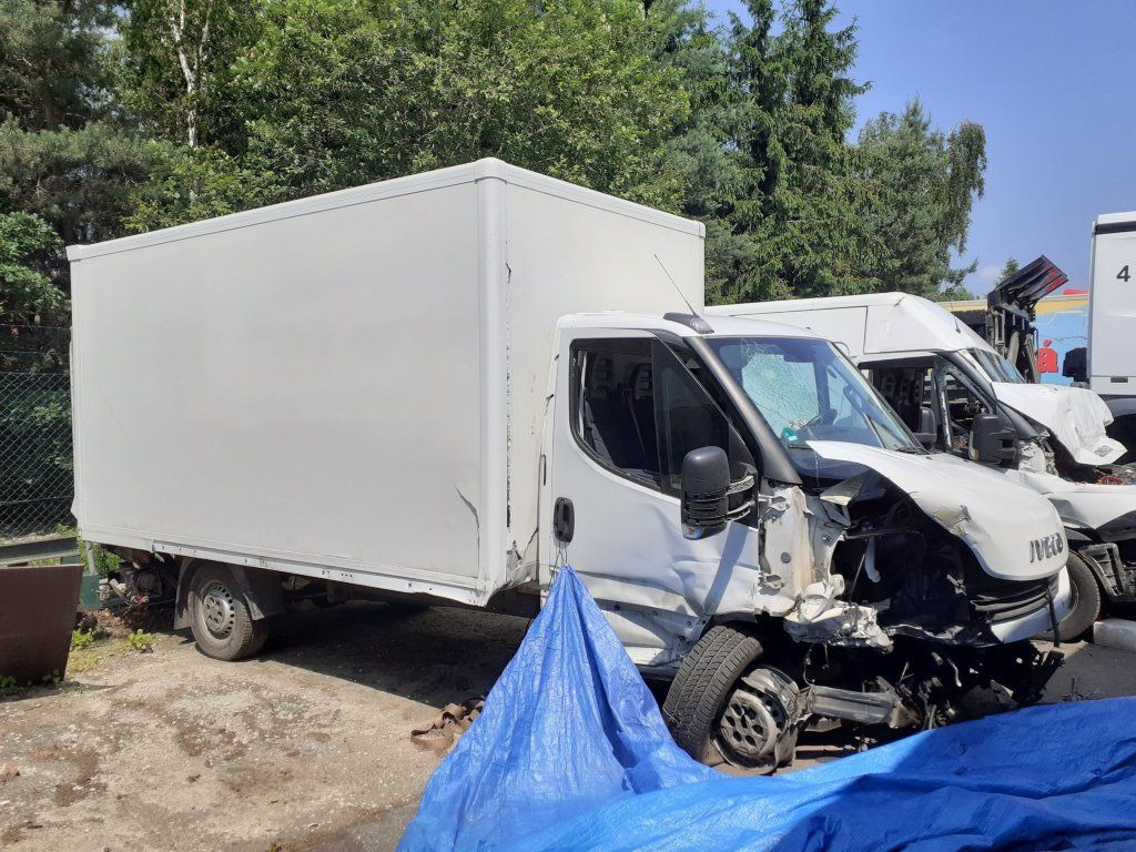 Iveco Daily 35S16 mit LBW DAMAGED - כלי רכב מסחרי עם תיבה: תמונה 2 Iveco Daily 35S16 mit LBW DAMAGED - כלי רכב מסחרי עם תיבה: תמונה 2