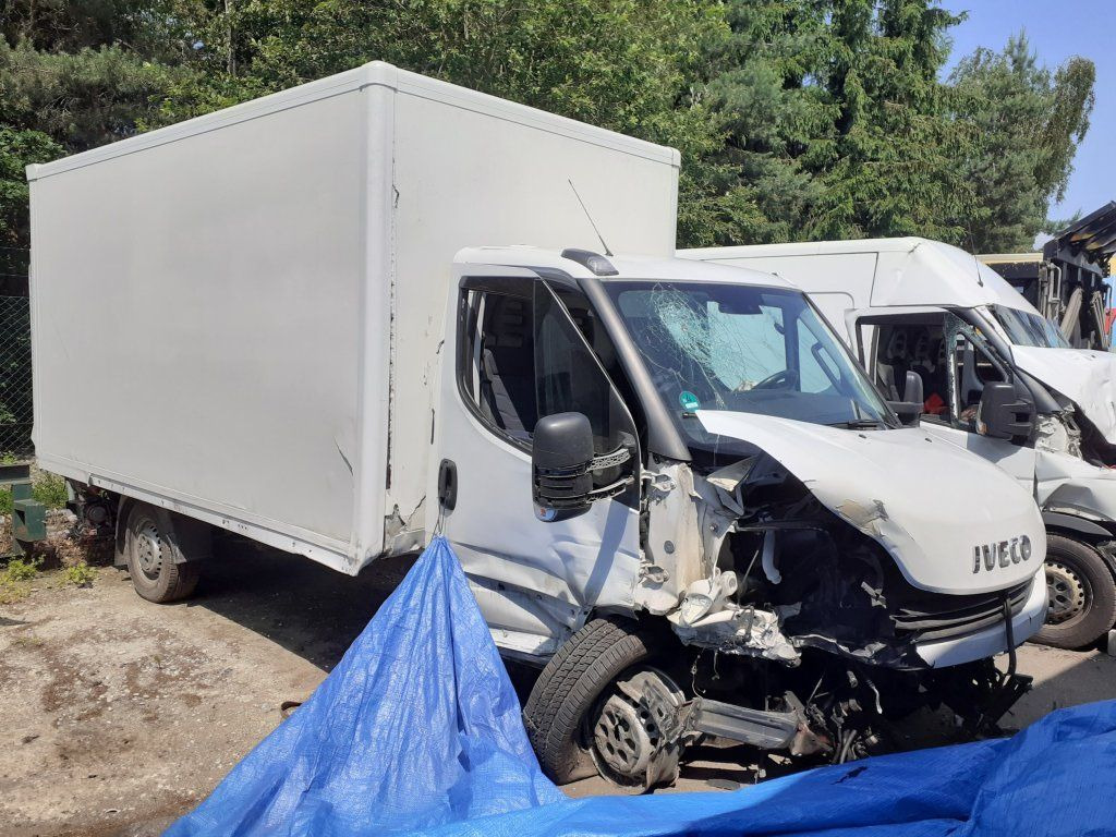Iveco Daily 35S16 mit LBW DAMAGED - כלי רכב מסחרי עם תיבה: תמונה 1 Iveco Daily 35S16 mit LBW DAMAGED - כלי רכב מסחרי עם תיבה: תמונה 1