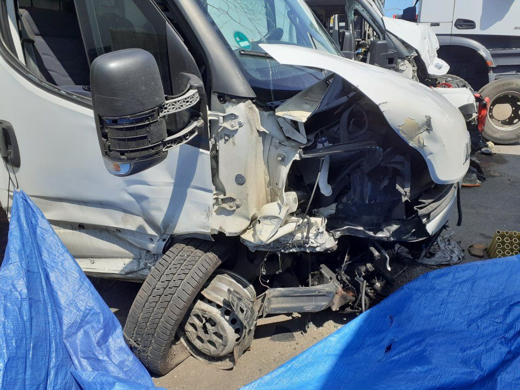 Iveco Daily 35S16 mit LBW DAMAGED - כלי רכב מסחרי עם תיבה: תמונה 3 Iveco Daily 35S16 mit LBW DAMAGED - כלי רכב מסחרי עם תיבה: תמונה 3