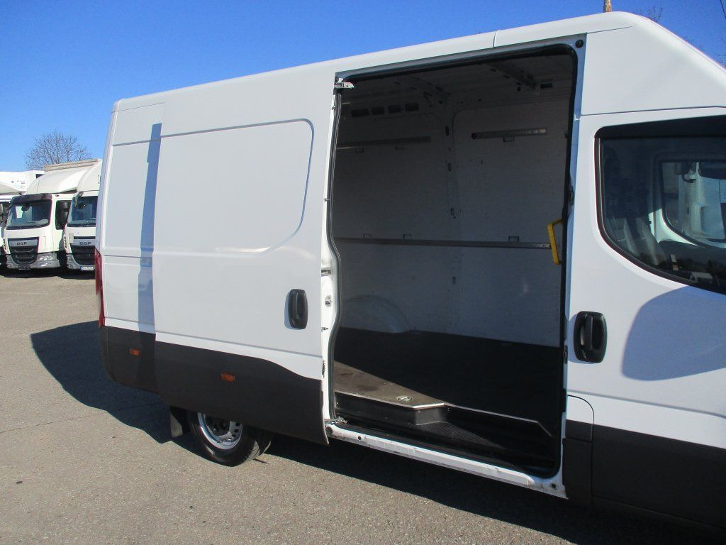 Iveco Daily 35S16 - כלי רכב מסחרי עם לוח: תמונה 4 Iveco Daily 35S16 - כלי רכב מסחרי עם לוח: תמונה 4