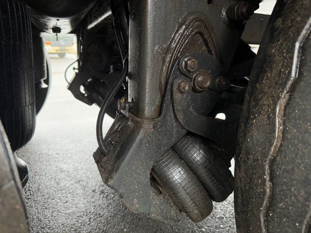 סמיטריילר עם וילונות צד Krone SD Bordwande: תמונה 9