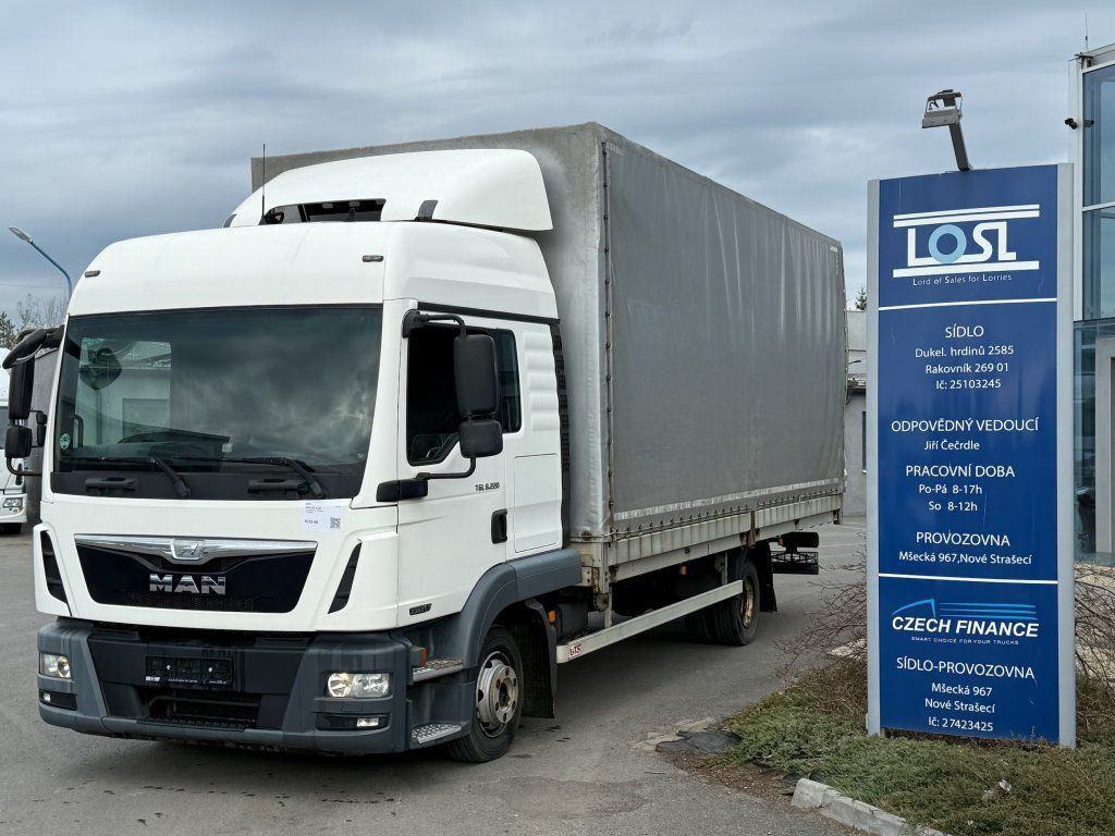 MAN TGL8.220 EURO 6 - כלי רכב מסחרי עם וילונות צד: תמונה 1 MAN TGL8.220 EURO 6 - כלי רכב מסחרי עם וילונות צד: תמונה 1