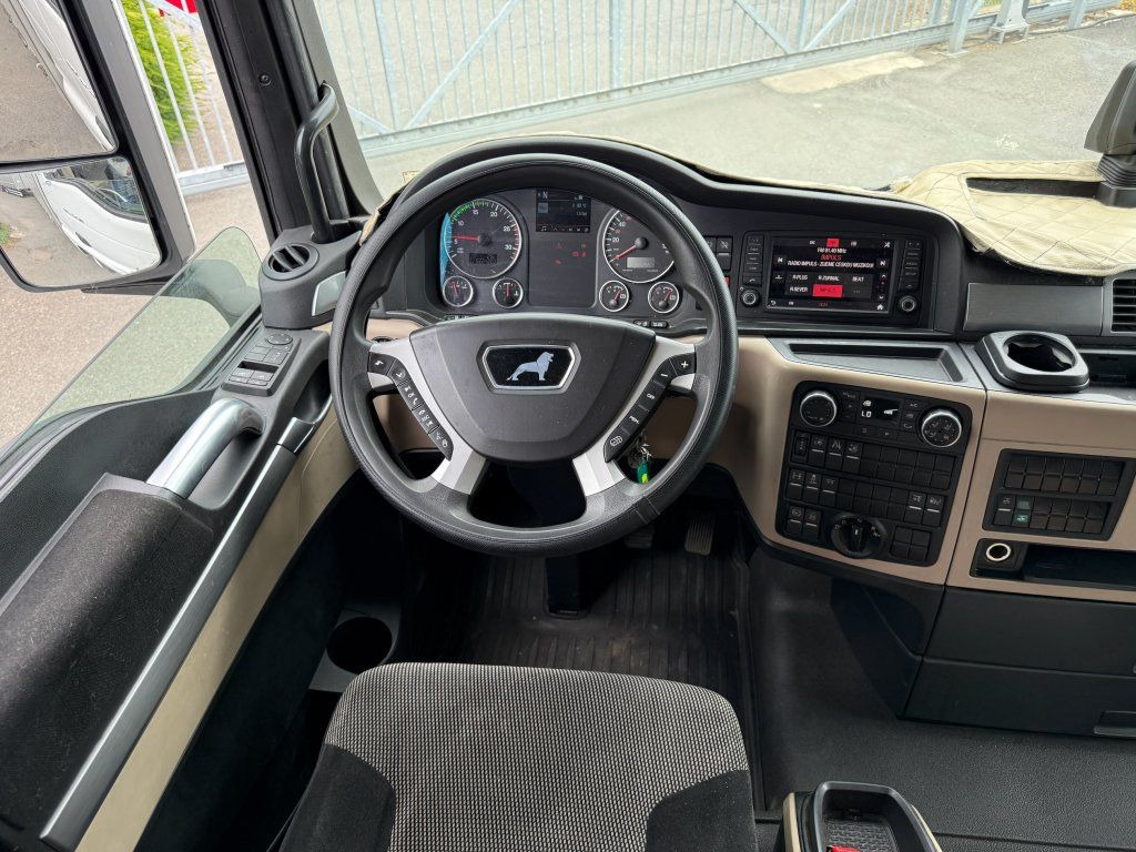 MAN TGX24.510 EURO 6 6x2 + Wecon - משאית וילונות צד: תמונה 5 MAN TGX24.510 EURO 6 6x2 + Wecon - משאית וילונות צד: תמונה 5
