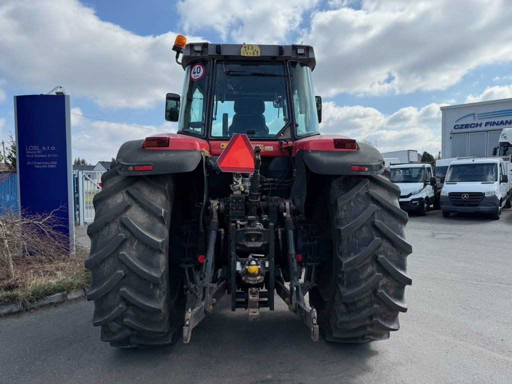Massey Ferguson MF8260 - טרקטור חקלאי: תמונה 5 Massey Ferguson MF8260 - טרקטור חקלאי: תמונה 5