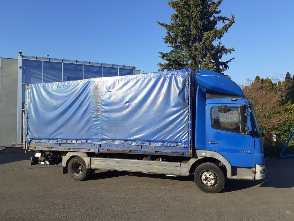 Mercedes-Benz 1018 Atego EURO 3 - משאית וילונות צד: תמונה 3 Mercedes-Benz 1018 Atego EURO 3 - משאית וילונות צד: תמונה 3