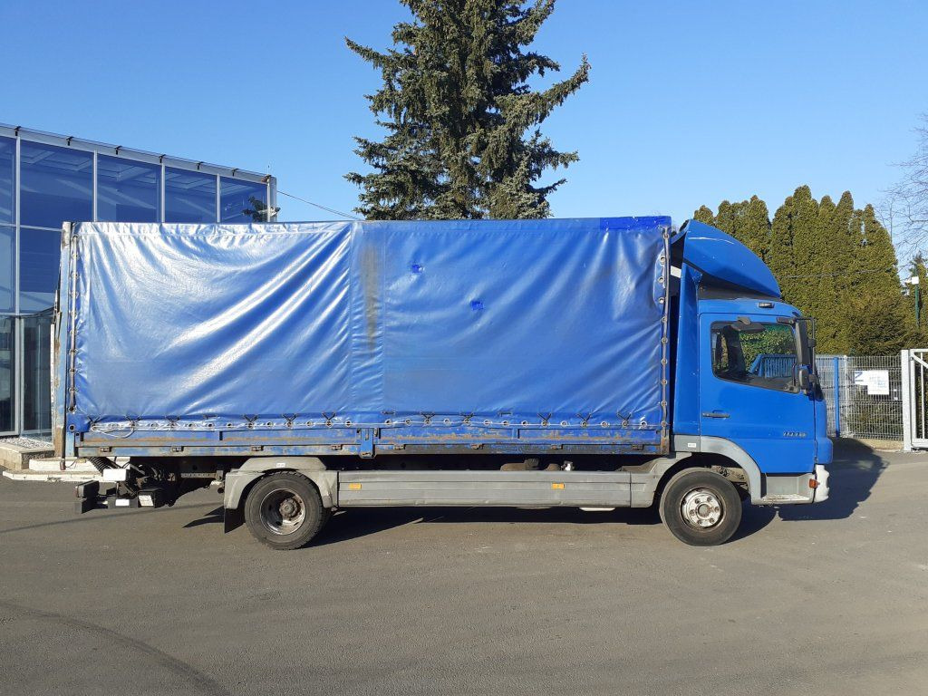 Mercedes-Benz 1018 Atego EURO 3 - משאית וילונות צד: תמונה 4 Mercedes-Benz 1018 Atego EURO 3 - משאית וילונות צד: תמונה 4