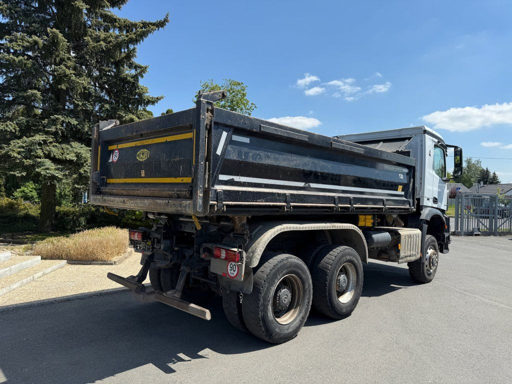 Mercedes-Benz 3343 Arocs 6x6 S3 EURO 6 - מזהיר: תמונה 5 Mercedes-Benz 3343 Arocs 6x6 S3 EURO 6 - מזהיר: תמונה 5