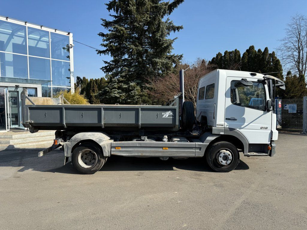Mercedes-Benz 916 Atego EURO 4 - משאית הרמת וו: תמונה 3 Mercedes-Benz 916 Atego EURO 4 - משאית הרמת וו: תמונה 3