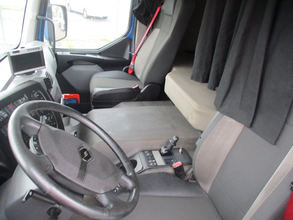 Renault D18, 320 - משאית תיבה: תמונה 4 Renault D18, 320 - משאית תיבה: תמונה 4