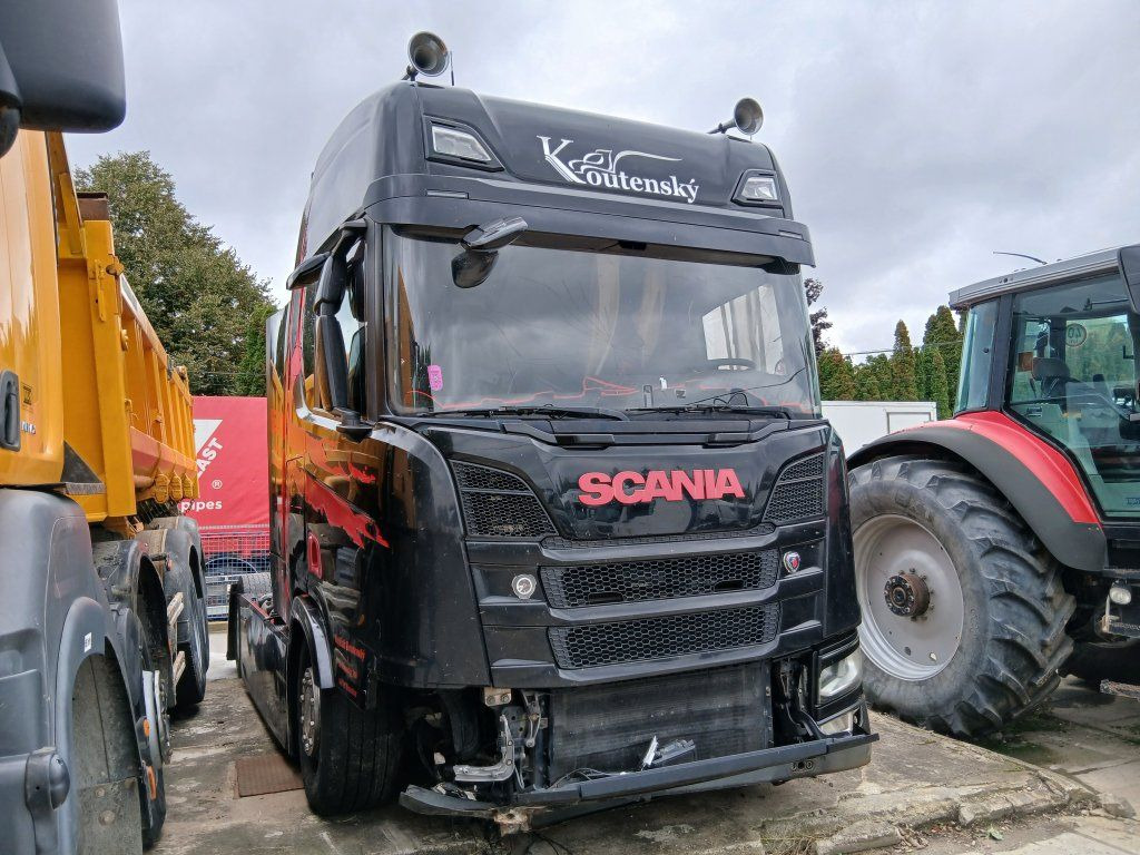 Scania R450 MEGA/lowdeck Unfall / damage - יחידת טרקטור: תמונה 2 Scania R450 MEGA/lowdeck Unfall / damage - יחידת טרקטור: תמונה 2