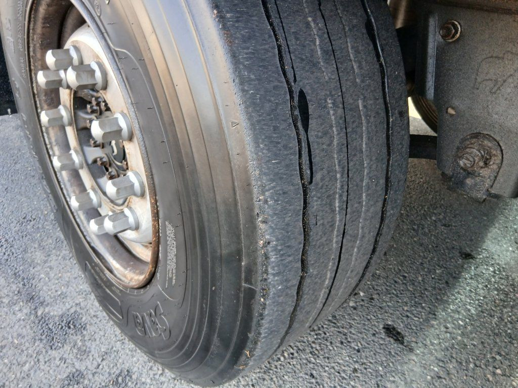 סמיטריילר בתיבה סגורה Schmitz Cargobull SKO24 Thermo King SLXe300: תמונה 11 סמיטריילר בתיבה סגורה Schmitz Cargobull SKO24 Thermo King SLXe300: תמונה 11