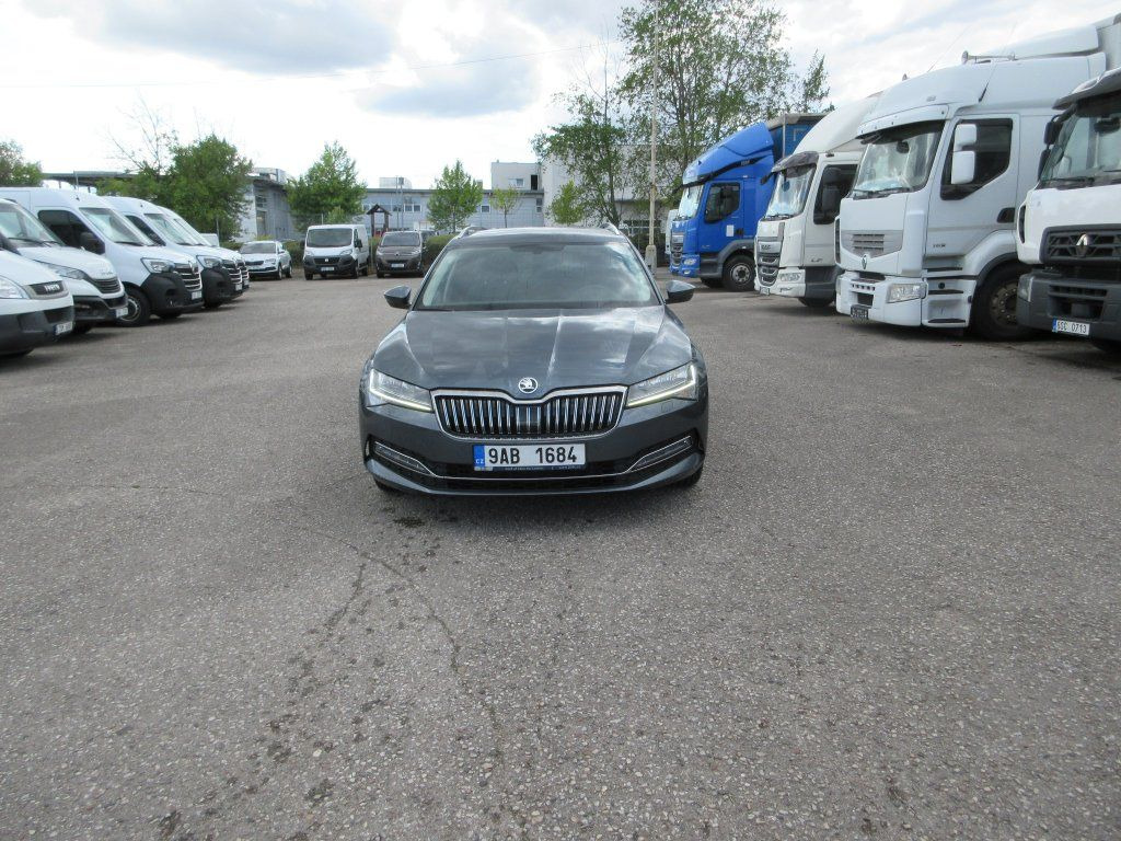 Skoda 2.0 Tdi  Style - רכב סטיישן: תמונה 2 Skoda 2.0 Tdi  Style - רכב סטיישן: תמונה 2