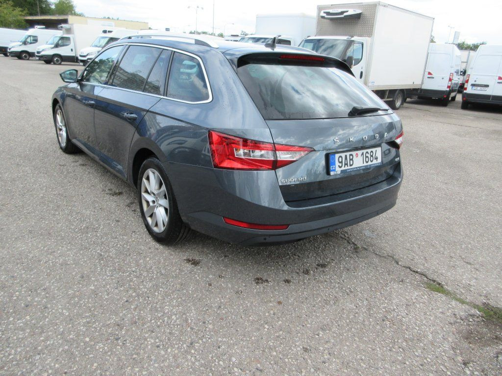 Skoda 2.0 Tdi Style - רכב סטיישן: תמונה 5 Skoda 2.0 Tdi Style - רכב סטיישן: תמונה 5