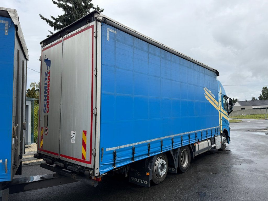 Volvo FH500 6x2 Euro 6 + Schmitz - משאית וילונות צד: תמונה 3 Volvo FH500 6x2 Euro 6 + Schmitz - משאית וילונות צד: תמונה 3