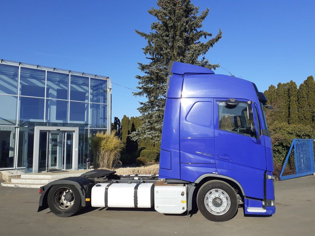 Volvo FH500 XL EURO 6 MEGA/lowdeck - יחידת טרקטור: תמונה 3 Volvo FH500 XL EURO 6 MEGA/lowdeck - יחידת טרקטור: תמונה 3