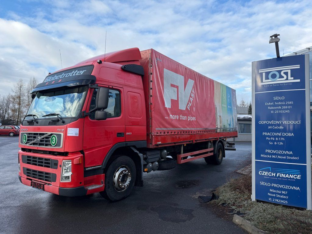 Volvo FM260 EURO 3 - משאית וילונות צד: תמונה 1 Volvo FM260 EURO 3 - משאית וילונות צד: תמונה 1